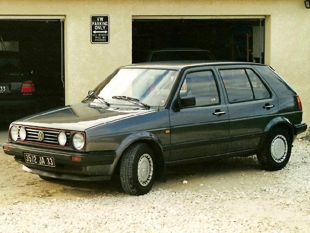 VW%20Golf%20II%2090S%20devant%20le%20garage.JPG