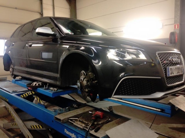 10393163_702179769885270_173184407043611