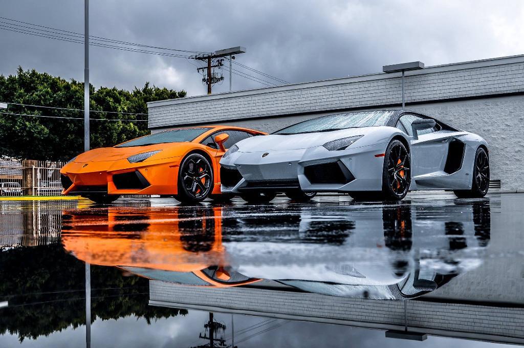 111221924LAMBORGHINIAVENTADOR.jpg