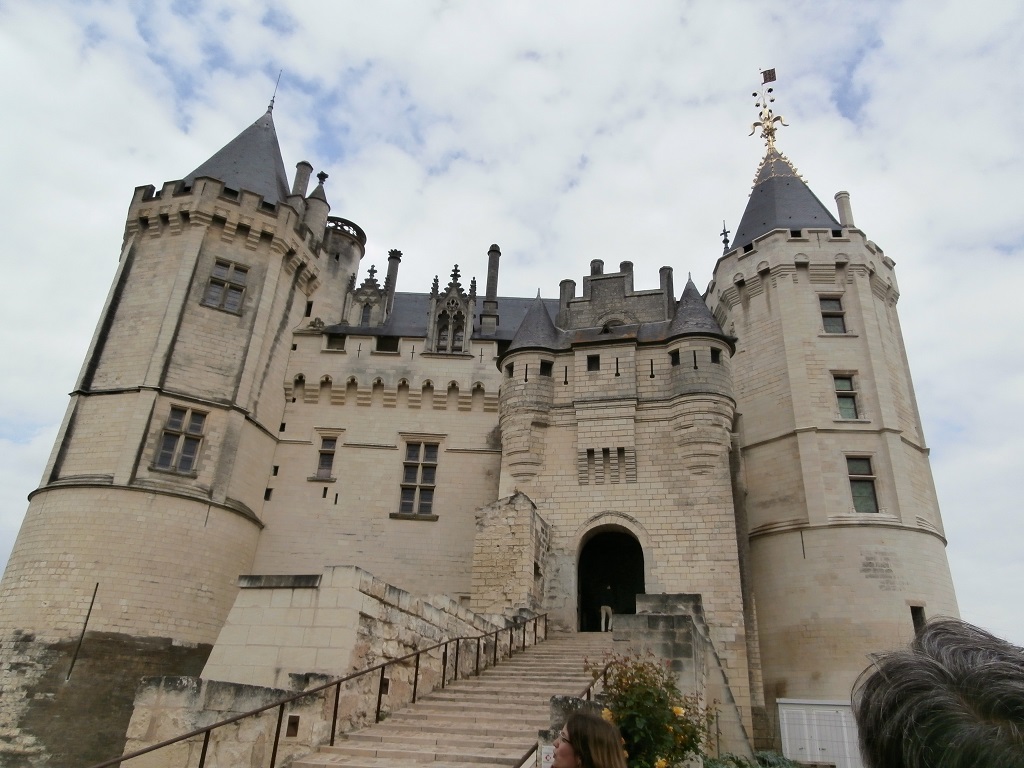 112813entreechateausaumur.jpg