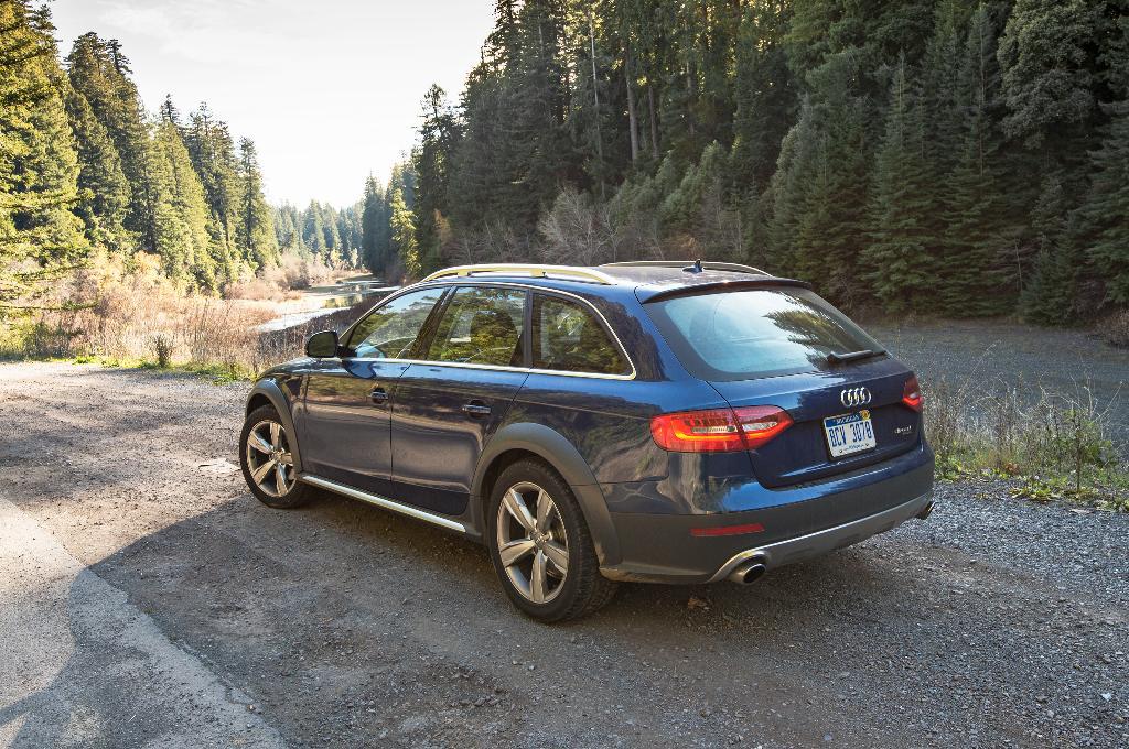 112902883AUDIA4ALLROAD.jpg