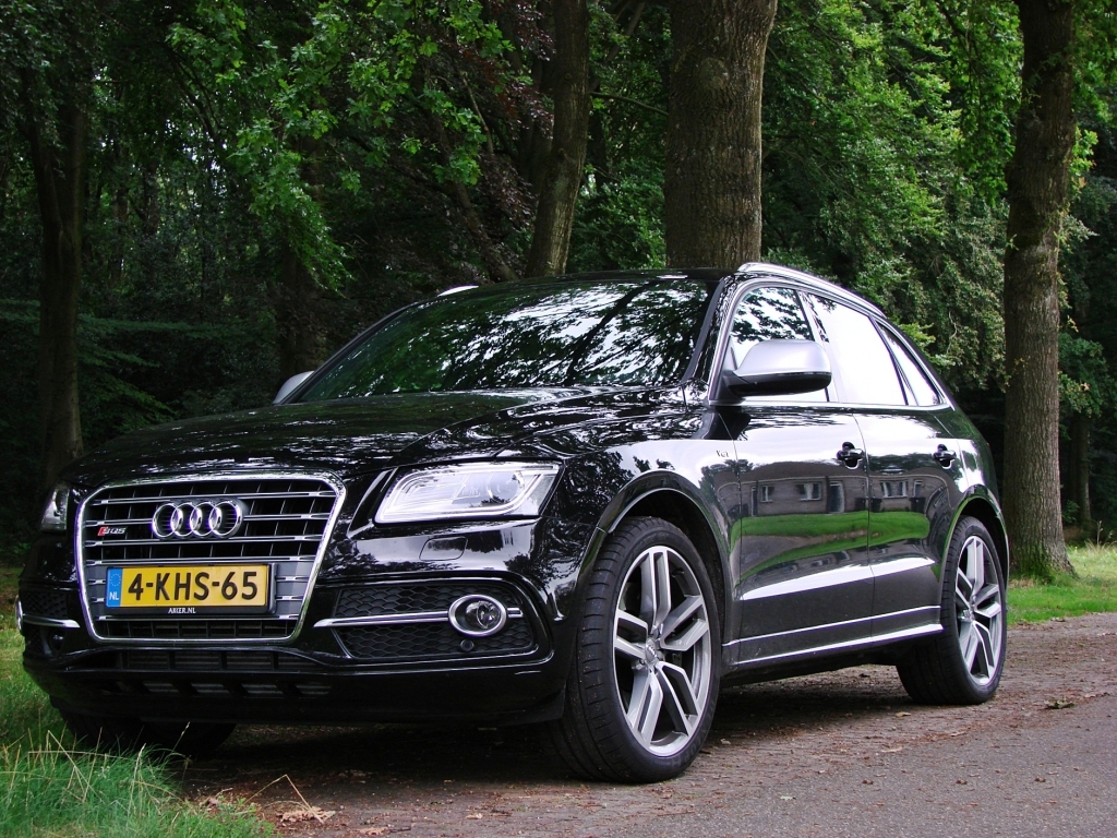 114157AUDISQ5868.jpg