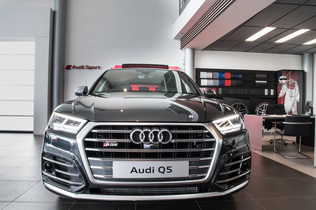115667AUDISQ5B90230.jpg