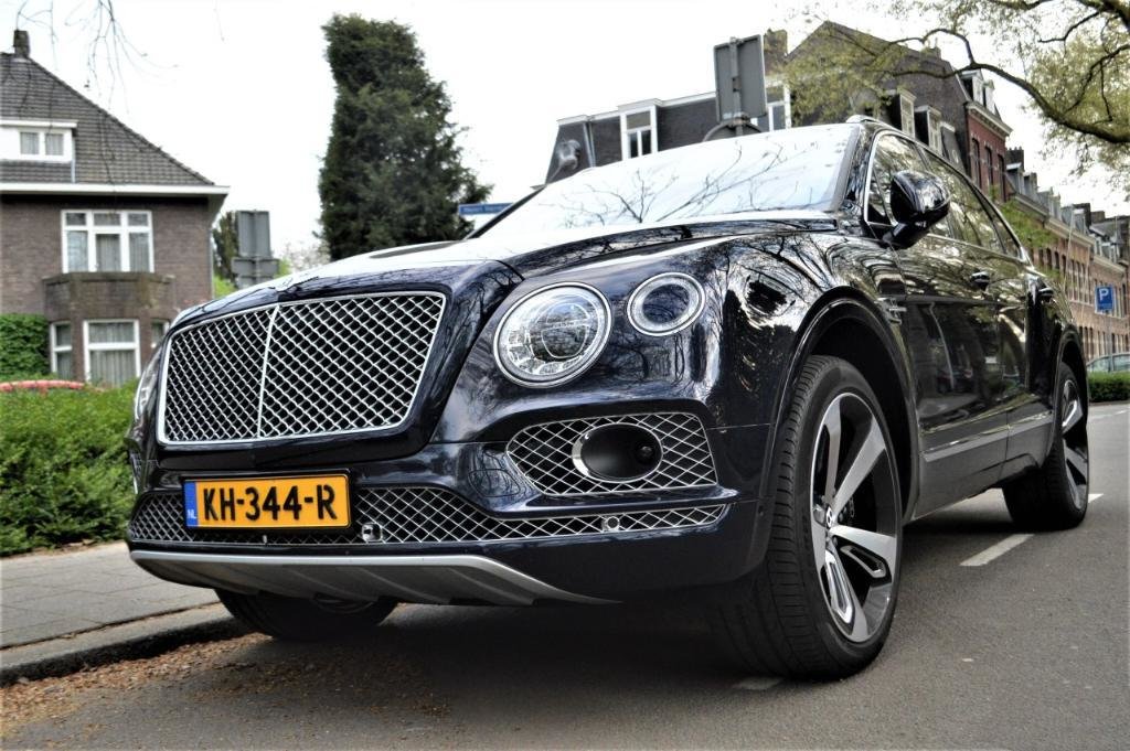 116398BENTAYGA0462.jpg