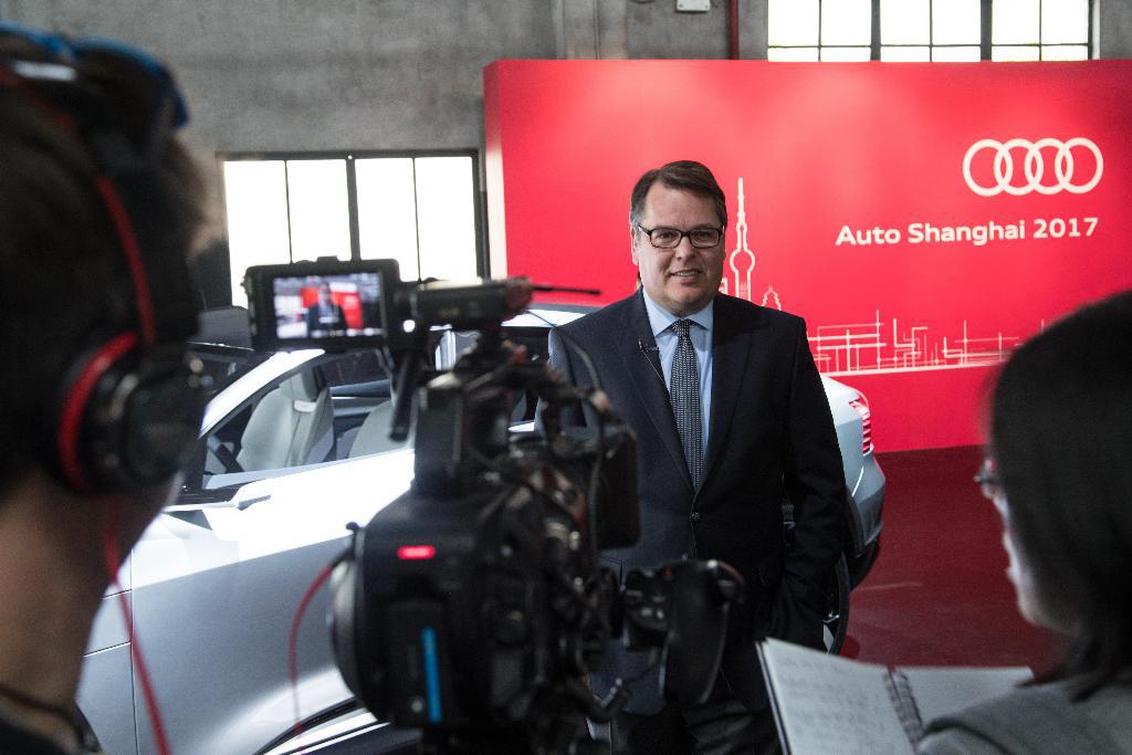 1173660326CONCETPETRONSPORTBACKCONCEPT.j