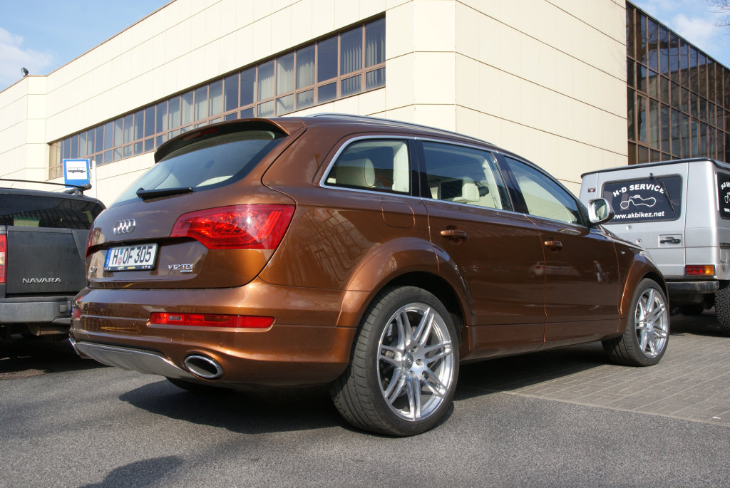 117488528Q7V12.jpg
