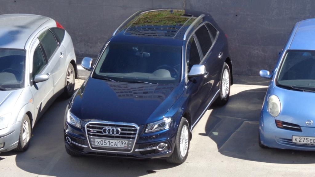 118748AUDISQ52020.jpg