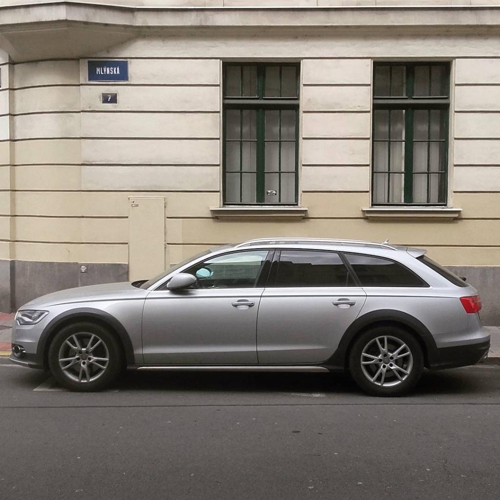 123218953AUDIA6C7ALLROAD.jpg