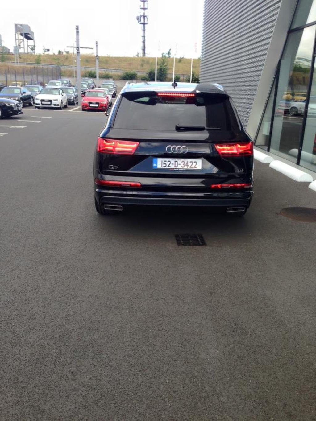 123962Q7MK2342.jpg