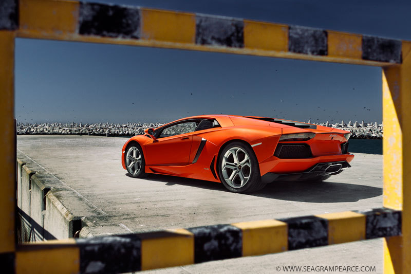 124250257LAMBORGHINIAVENTADORESQUIROU.jpg