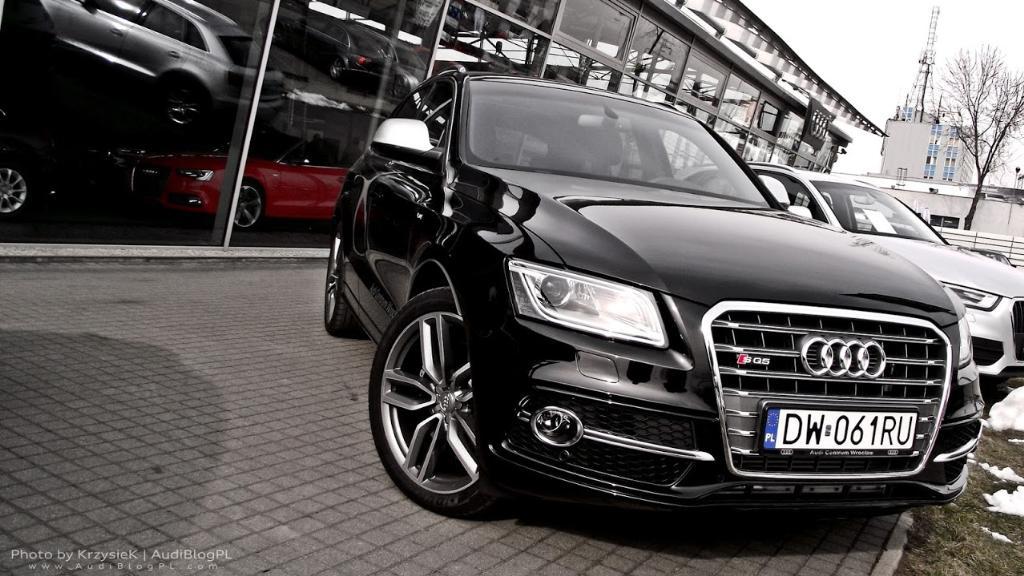 126008AUDISQ51146.jpg