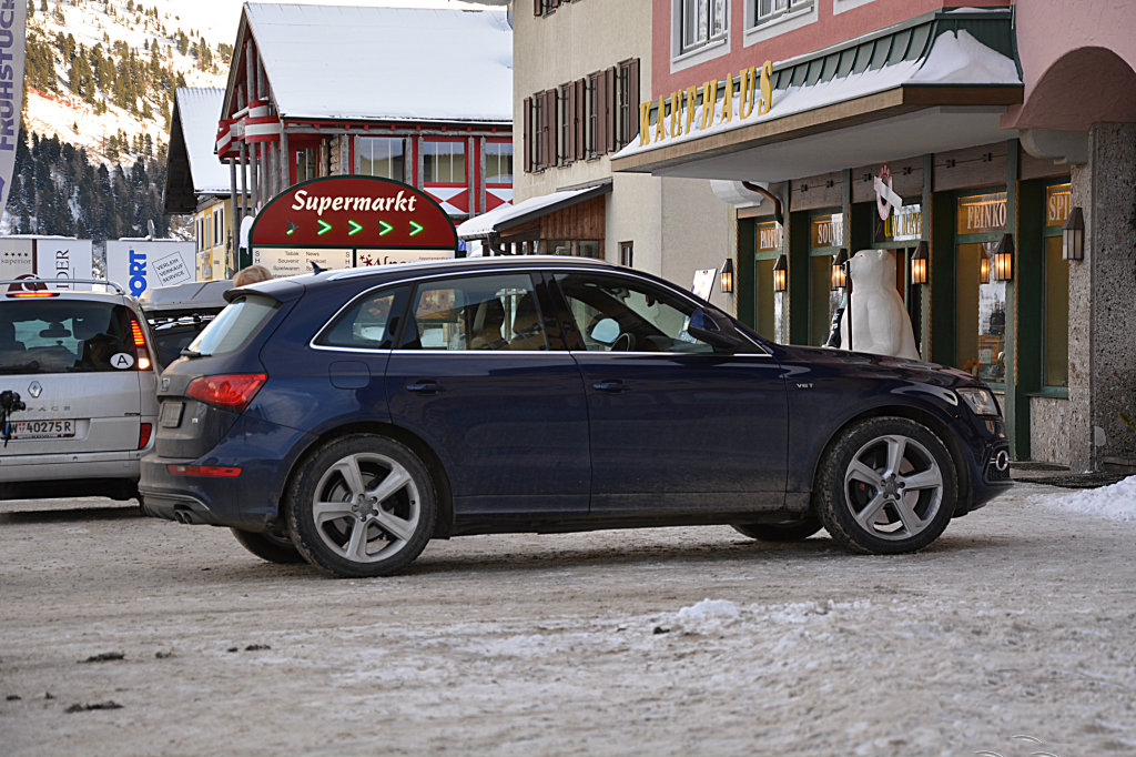 126112AUDISQ5927.jpg