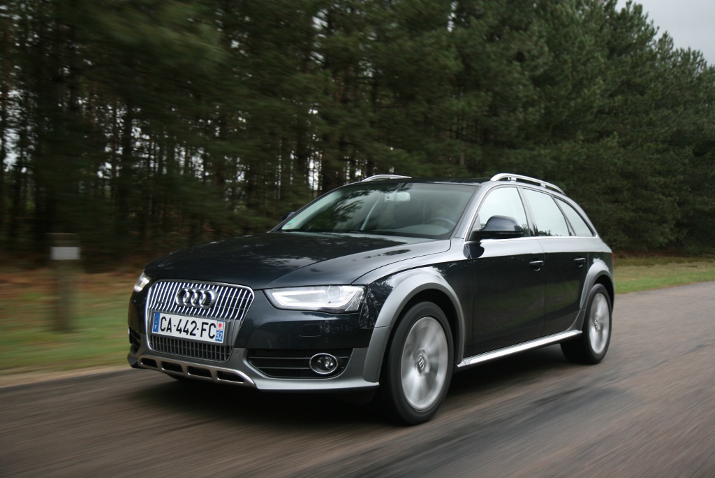 126508375AUDIA4ALLROAD.jpg