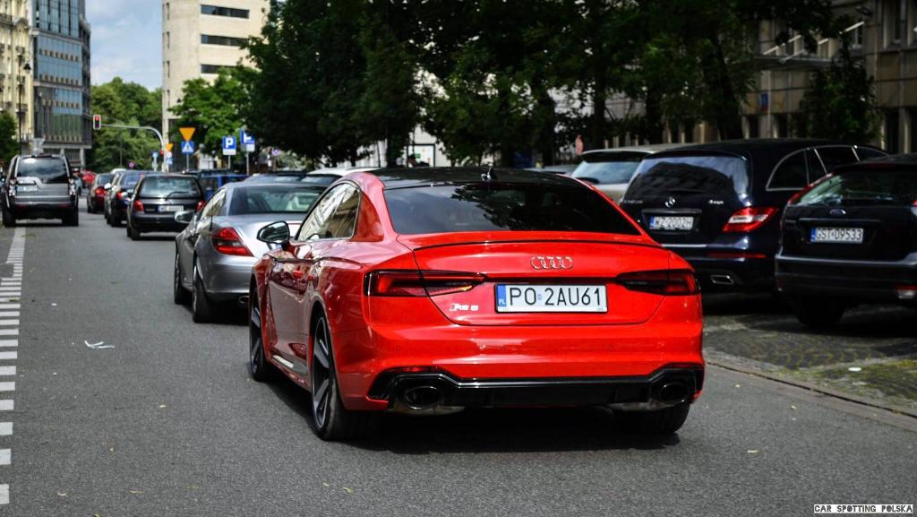 128176RS5B90449.jpg