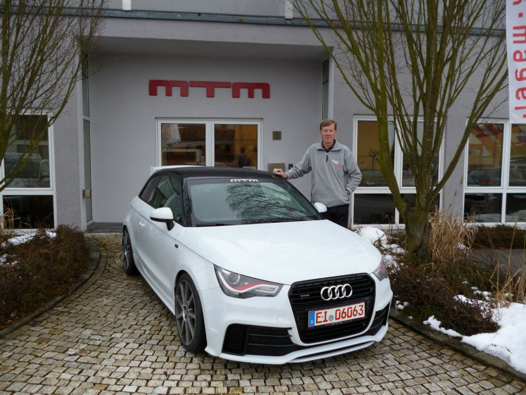 128199A1QUATTRO193.jpg