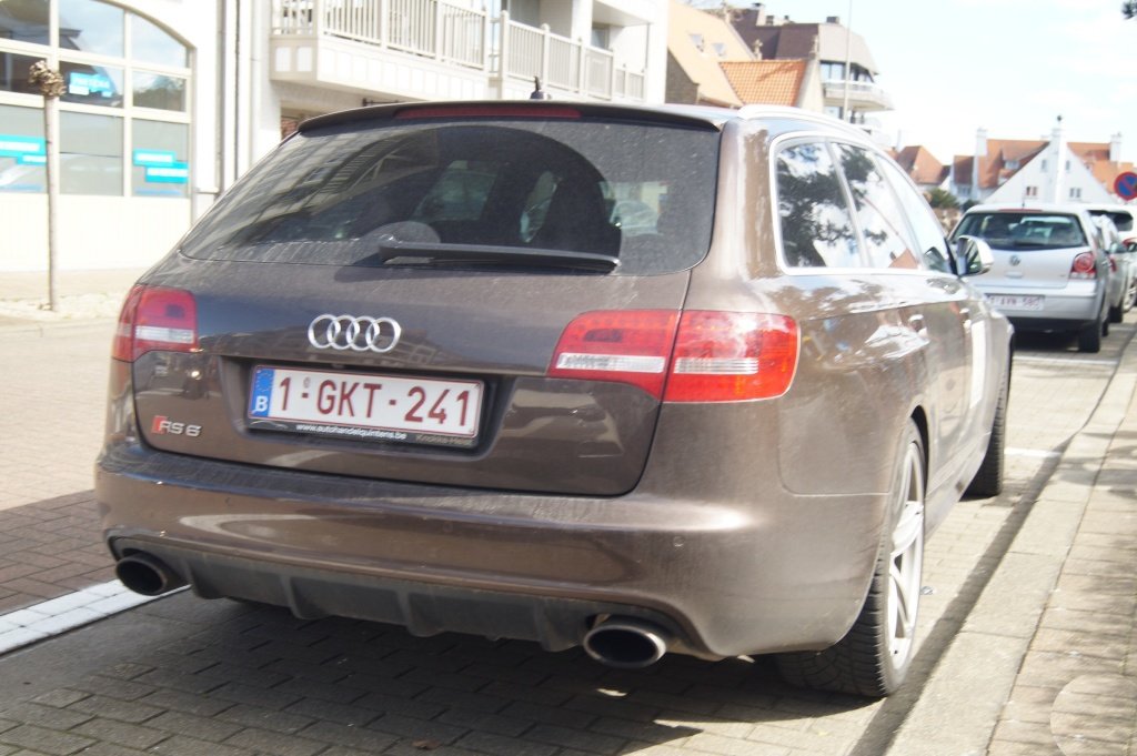 128218RS61683.jpg