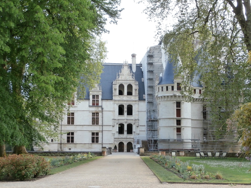 132148chateaudAzayleRideau.jpg