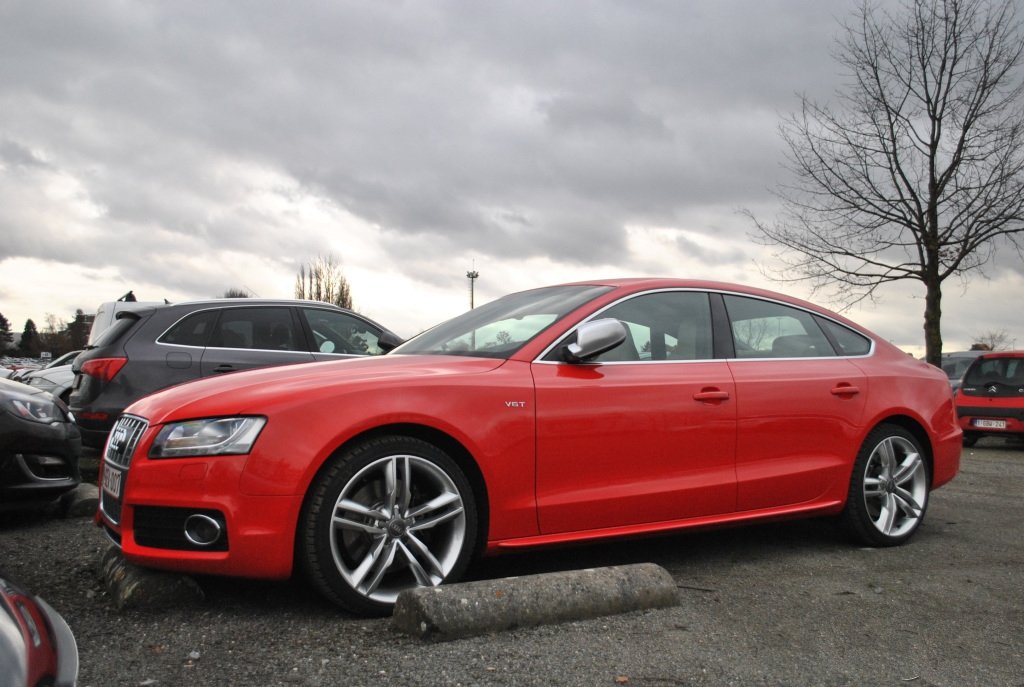 132251229S5SPORTBACK.jpg