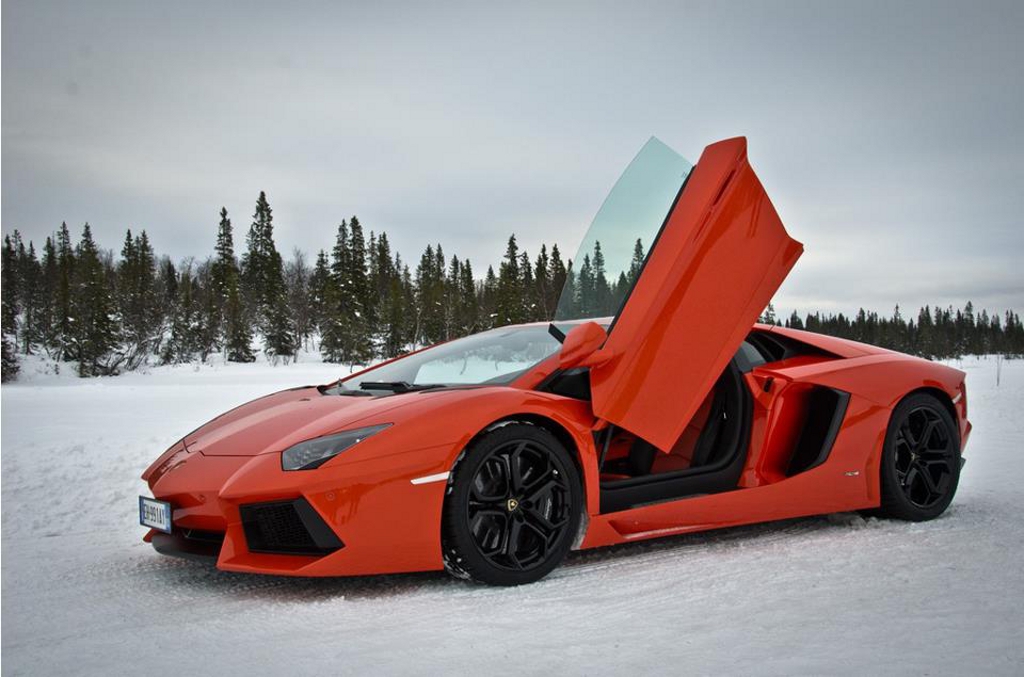 132798365LAMBORGHINIAVENTADORESQUIROU.jpg