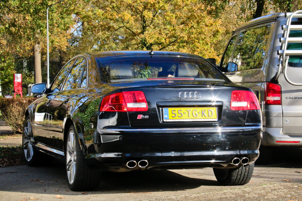 1332991149S8D3.jpg