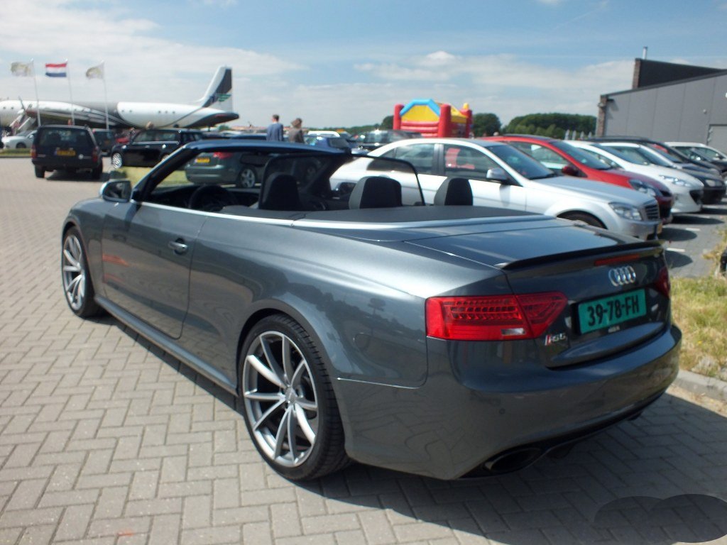 133574428RS5CABRIOLET.jpg