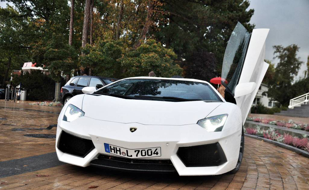135714067LAMBORGHINIAVENTADORESQUIROU.jpg