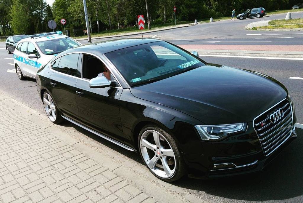 137874912S5SPORTBACK.jpg