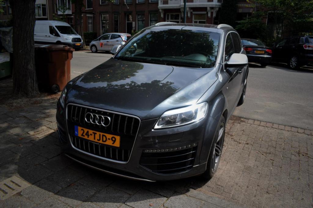 1397842204AUDIQ7V12.jpg