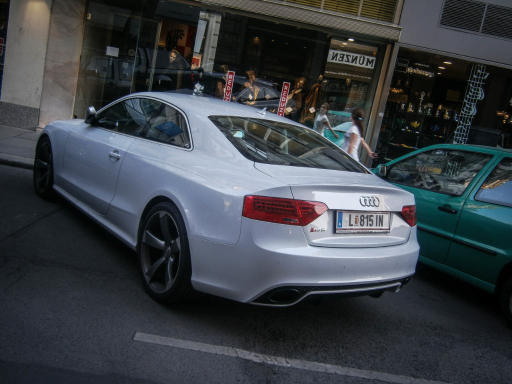 141748AUDIRS53185.jpg