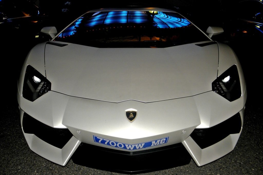 142297268LAMBORGHINIAVENTADORESQUIROU.jpg