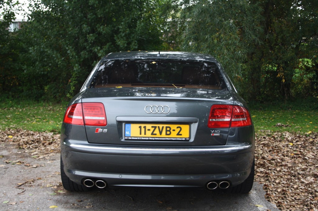 143174792S8D3.jpg