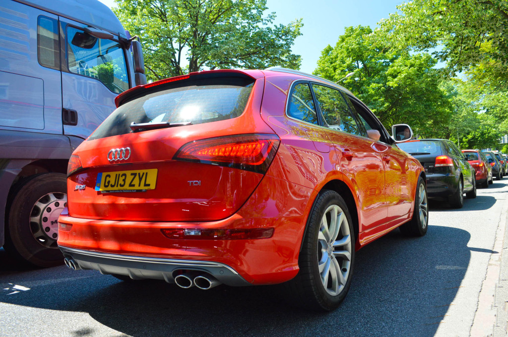 145979AUDISQ5656.jpg
