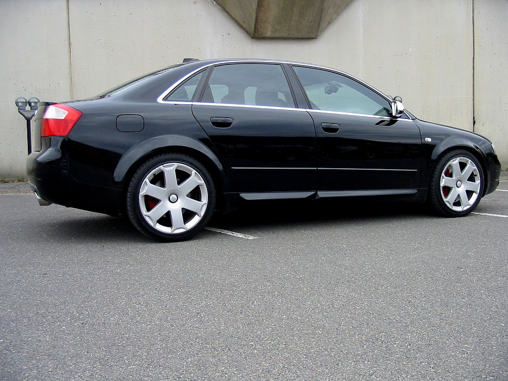 146244AudiS446.jpg