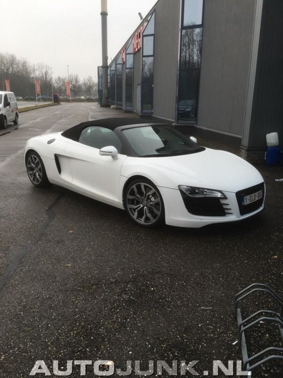 1512022899R8.jpg