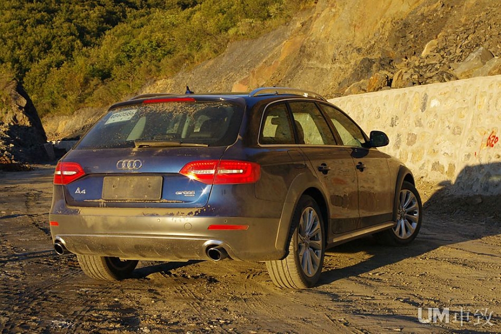 151790499AUDIA4ALLROAD.jpg