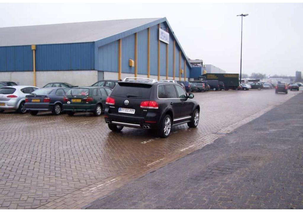 152433W12TOUAREG473.jpg
