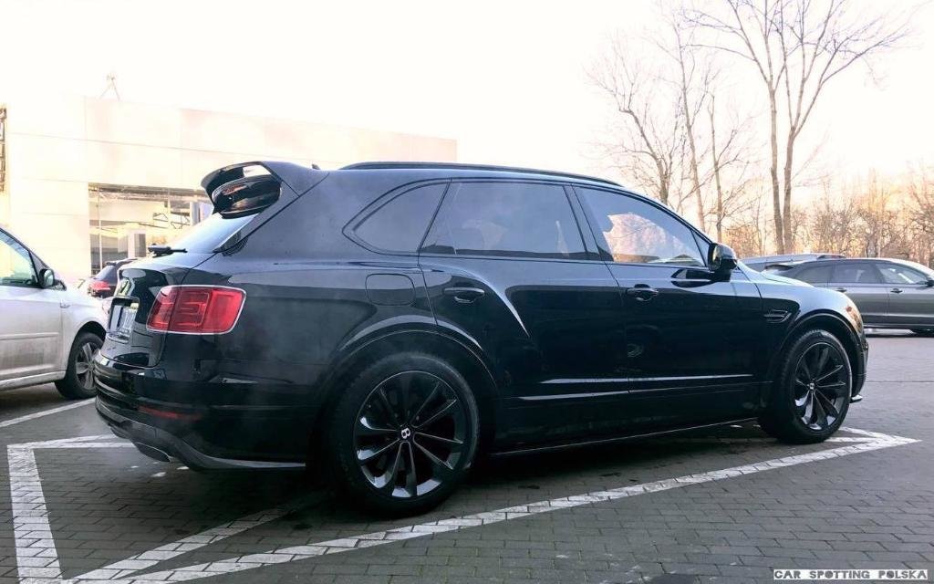 152624BENTAYGA0110.jpg