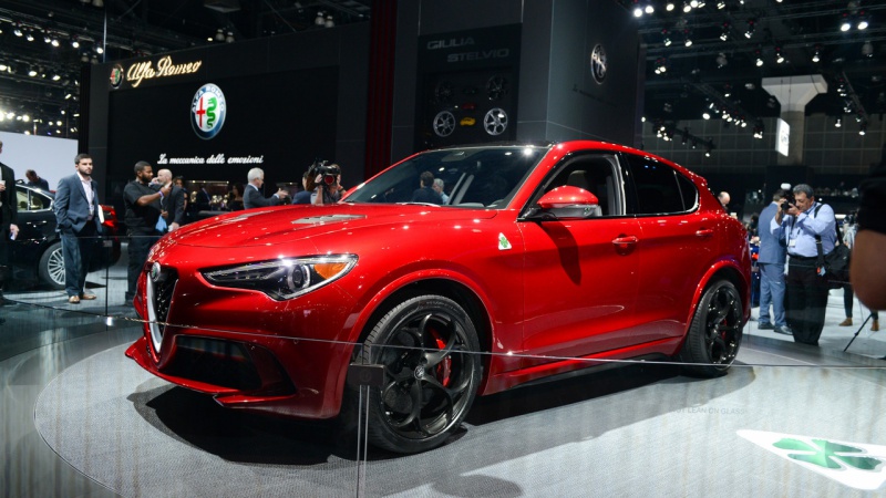 154608alfaromeostelvioQV.jpg