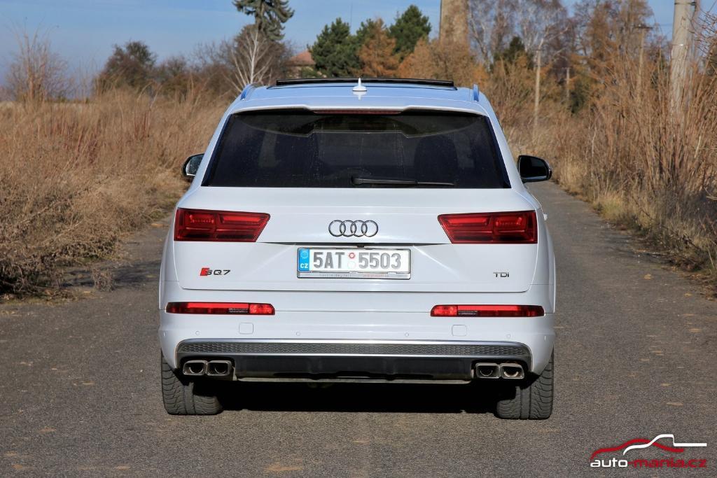 156283AUDISQ70516.jpg