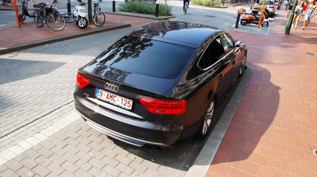 156695370S5SPORTBACK.jpg