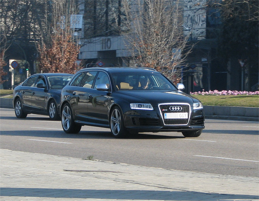 156742RS6ESQUIROU082.jpg