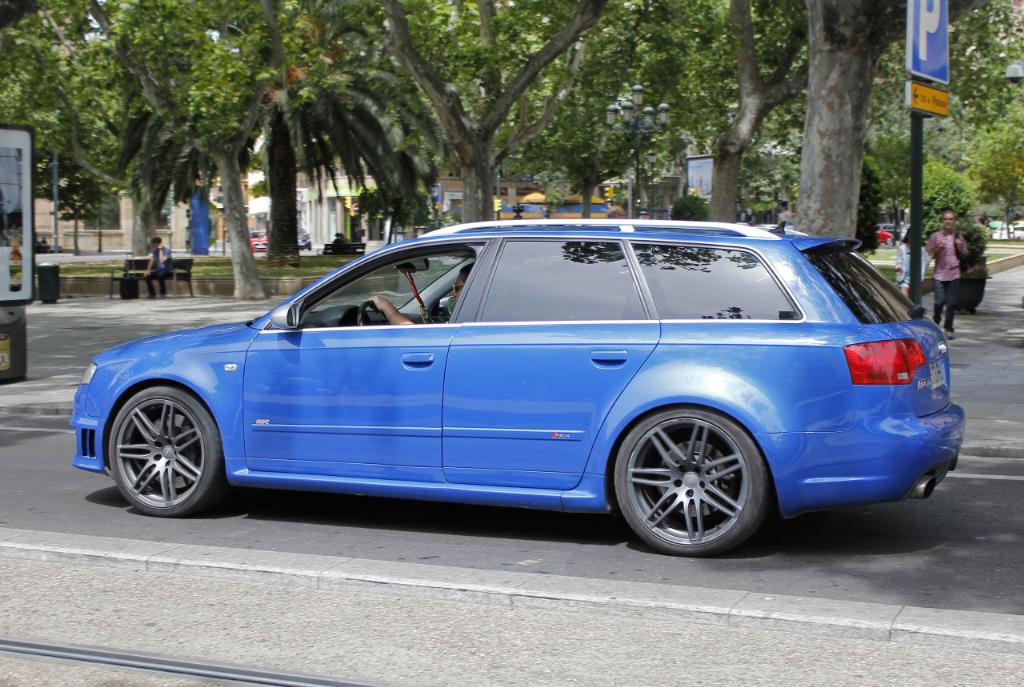 157249AUDIRS42637.jpg