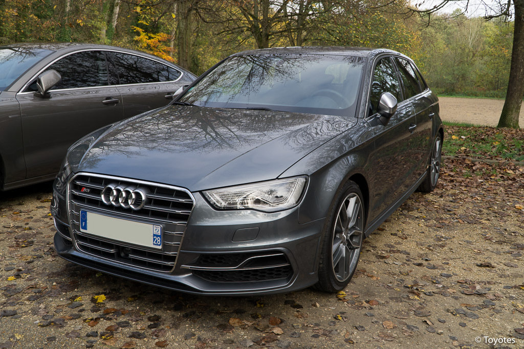 15749320151108Audi42.jpg