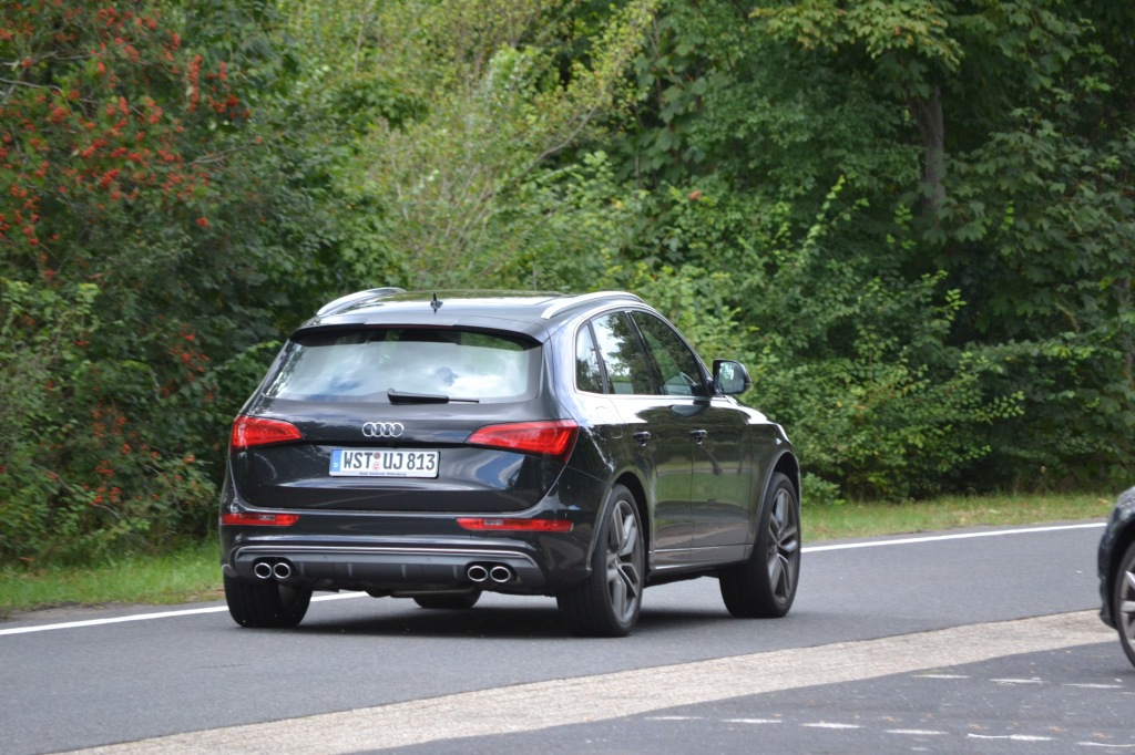 157801AUDISQ5782.jpg