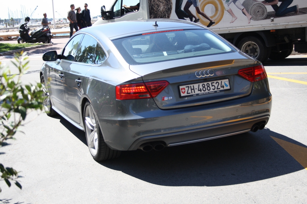 159167025S5SPORTBACK.jpg