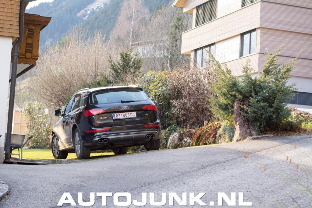 159381AUDISQ51742.jpg