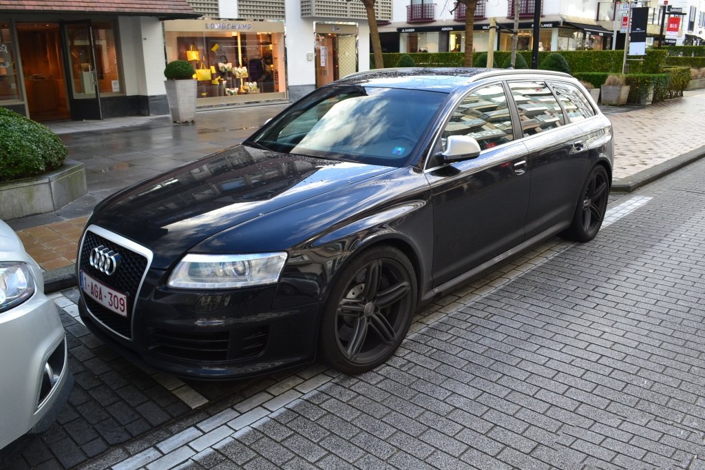159546RS61065.jpg