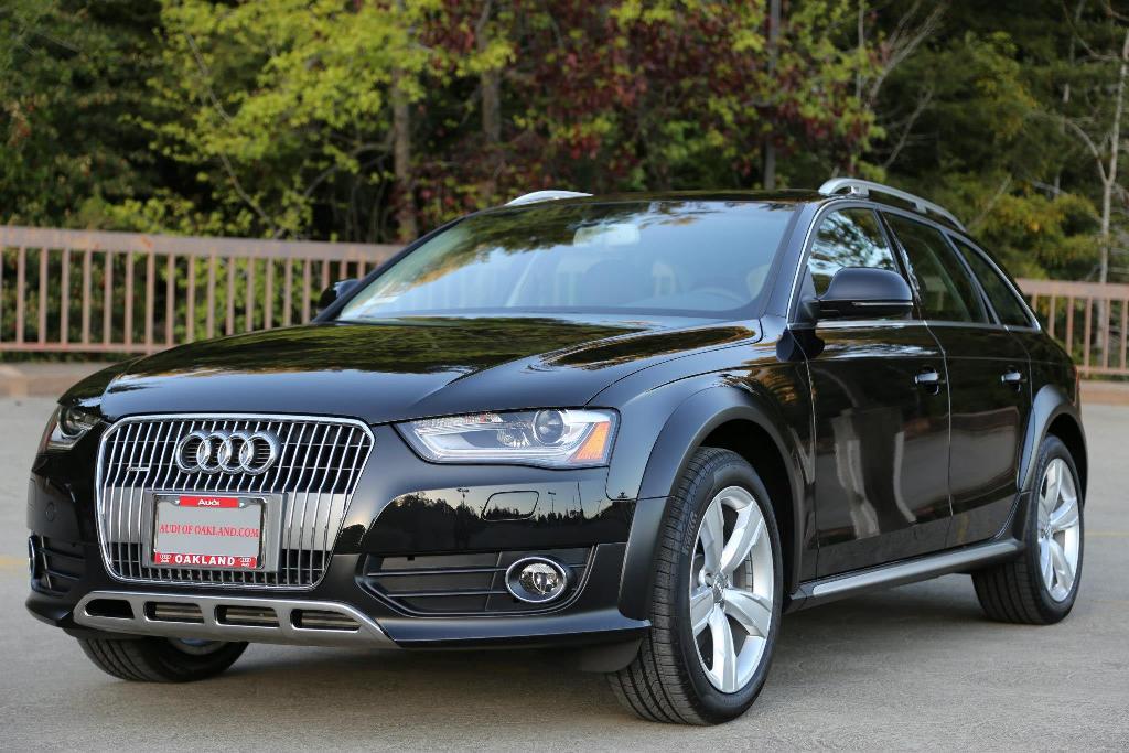 159747593AUDIA4ALLROAD.jpg