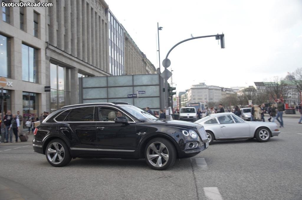160214BENTAYGA0432.jpg