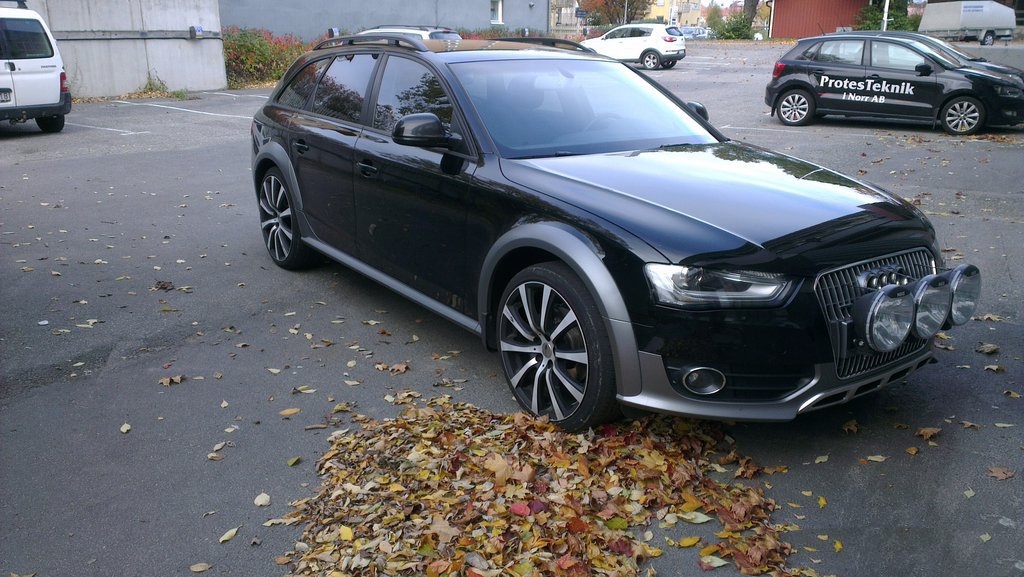 161264728AUDIA4ALLROAD.jpg